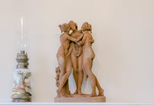 italian wedding statue